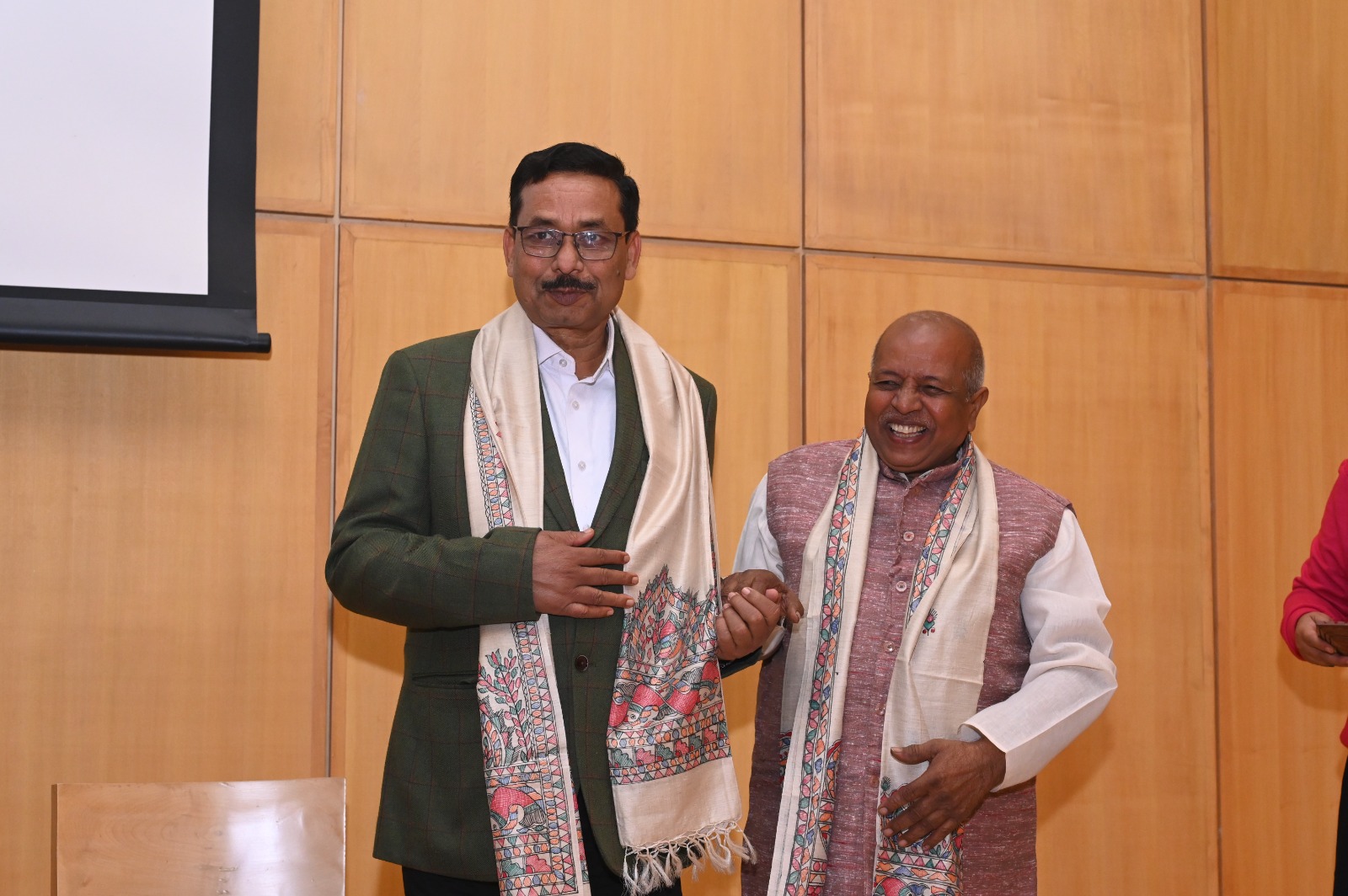 चाक से फर्निश तक पर मजबूत पकड़ रखते हैं पद्मश्री ब्रह्मदेव राम पंडित, संघर्ष से सफलता की गाथा है इन पर लिखी किताब