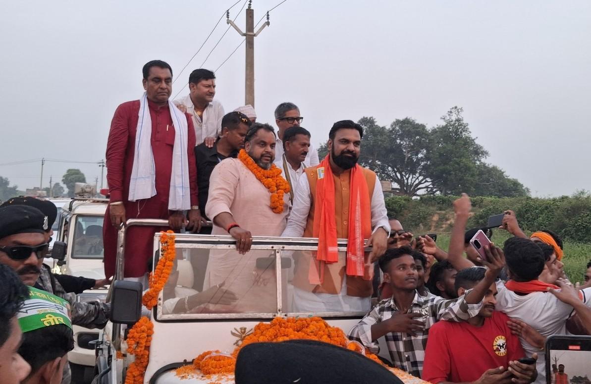 Bihar MLA Election : डिप्टी सीएम सम्राट चौधरी ने तारापुर-जमालपुर में किया रोड शो, उमड़ा लोगों का हुजूम